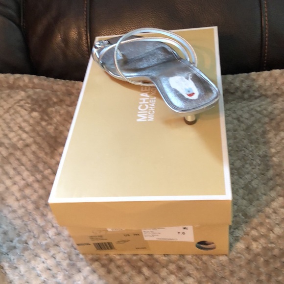 Michael Kors Womens Sandal - Picture 3 of 4